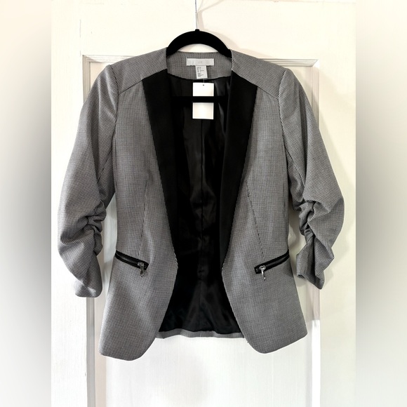 H&M Women’s Blazer jacket sz 2 - NWT - HoundsTooth black white ruched sleeves - Picture 1 of 12